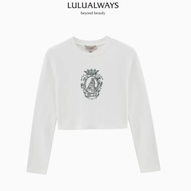LULUALWAYS秋季时尚气质休闲清新镶钻刺绣印花短款长袖T恤LMC2022