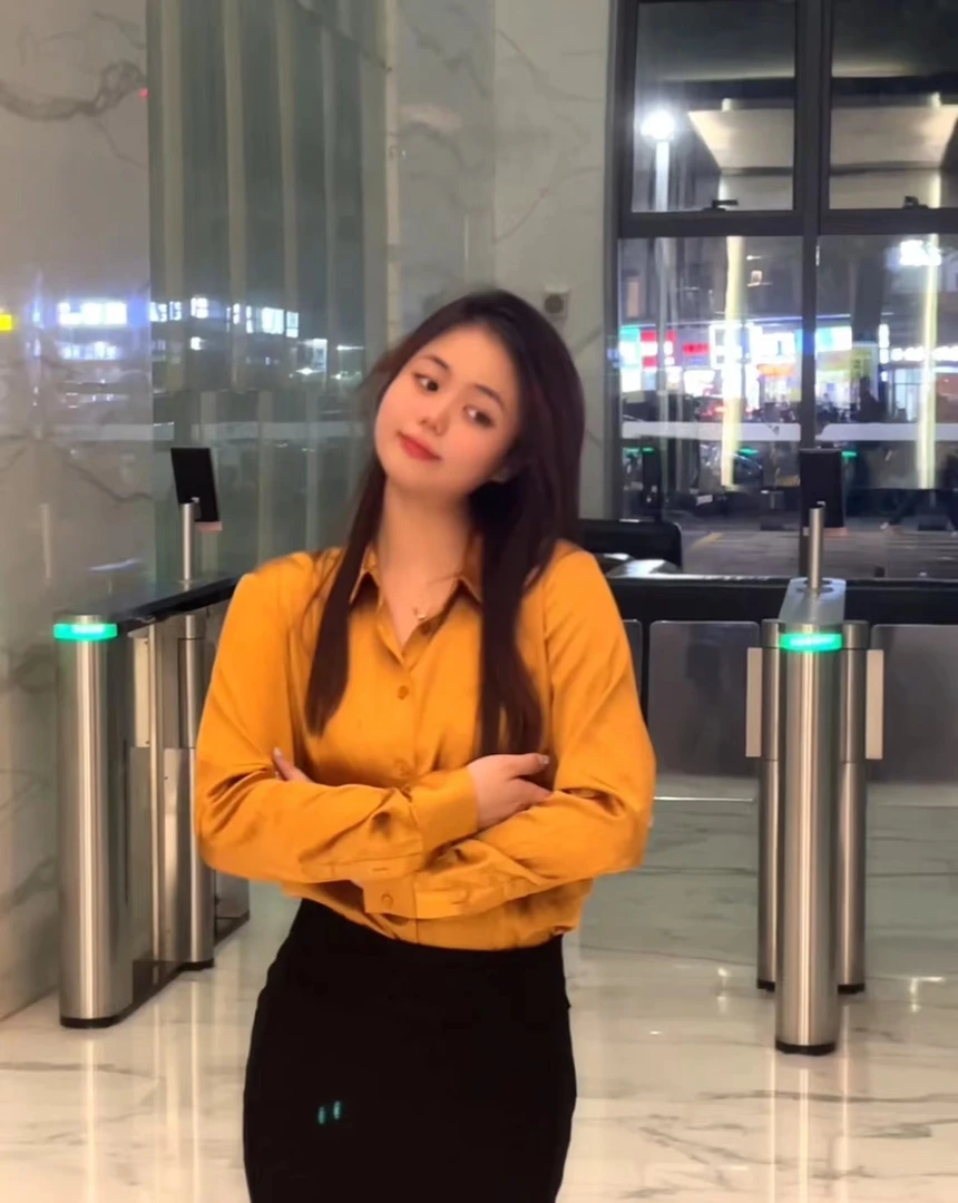 瑶瑶撤柜101-150 设计师高定女装高级感穿搭连衣裙衬衫捡漏