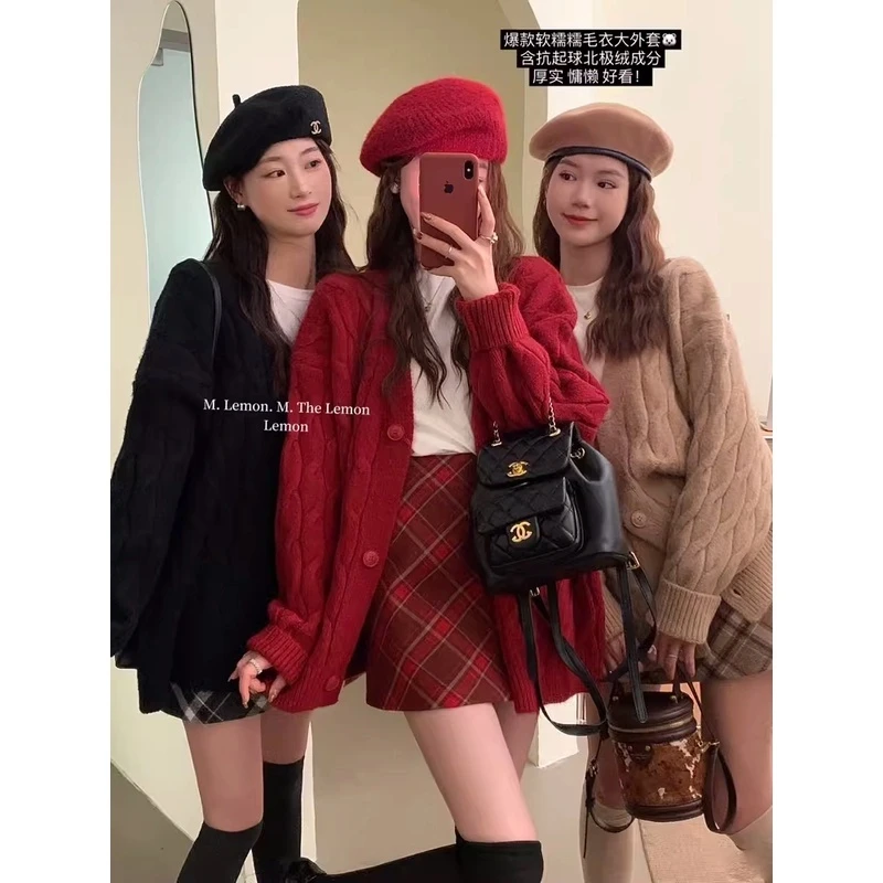 芳芳惊喜韩系慵懒设计感麻花针织外套女秋冬宽松加厚红色毛衣开衫