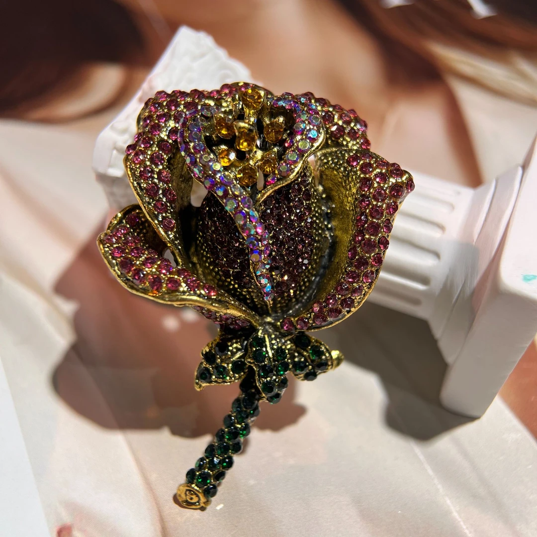 铜合金仿水晶胸针 禧娘娘简约高档胸针-多彩镶钻玫瑰花朵J2370