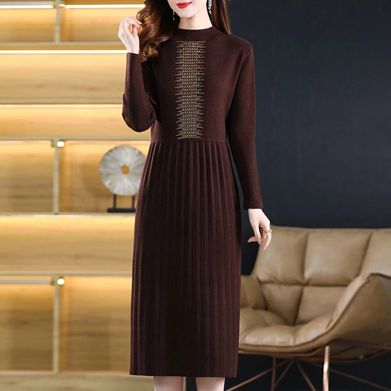 2024秋冬新款羊毛针织连衣裙女圆领秋冬中长款内搭宽松显瘦毛衣裙