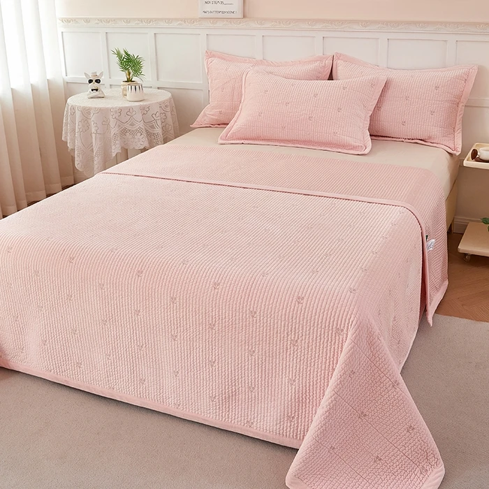 【韩同学】2024新款天丝宝宝绒纯色刺绣款床盖棉花夹层双面可用炕盖