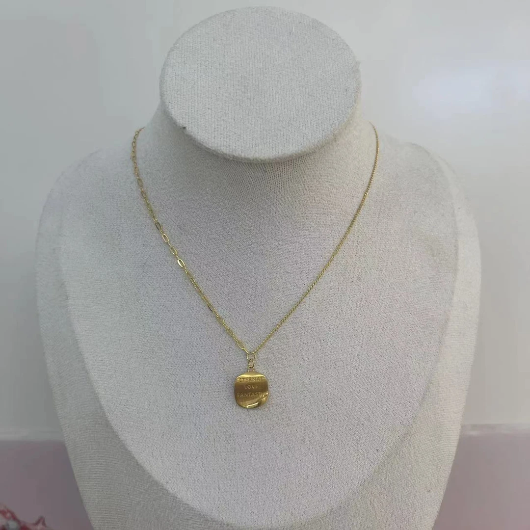 Chow Tai Seng/周大生足金巧克力方牌套链