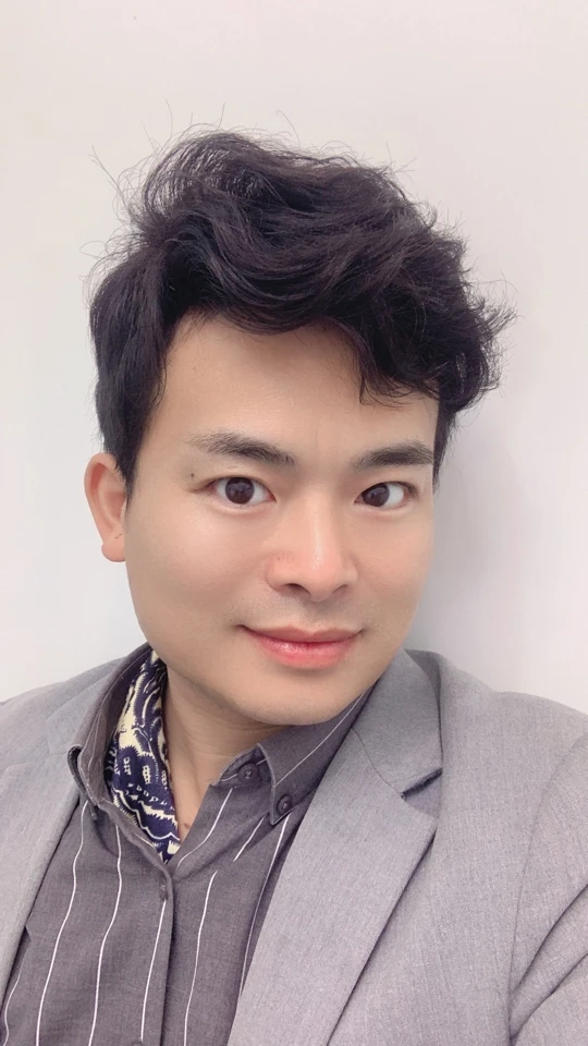 白马真发英伦卷发