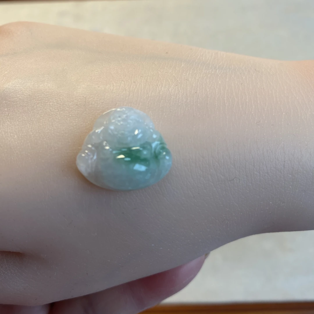 翡翠A货  糯种飘绿花玉佛