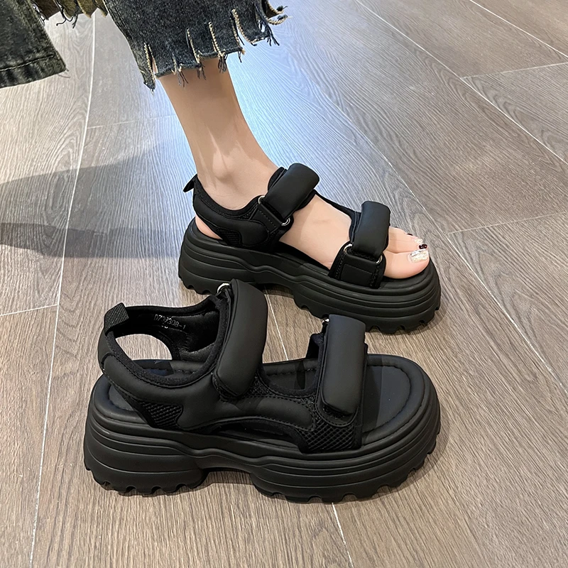高级感时尚休闲凉鞋女夏外穿2025百搭厚底魔术贴沙滩鞋松糕罗马鞋