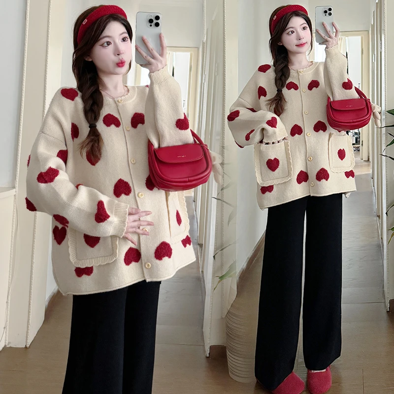 2024秋冬新款甜美立体刺绣爱心孕妇毛衣一体绒加绒孕妇阔腿裤套装