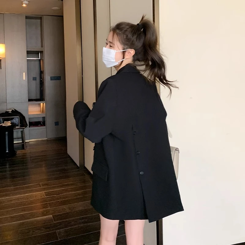 2025秋冬装新款设计感休闲西装外套女后开叉百搭宽松黑色西服上衣