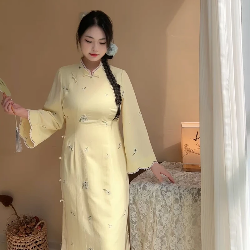 蒲公英【自制款】小清新刺绣淡黄色新中式少女日常款旗袍大码胖mm