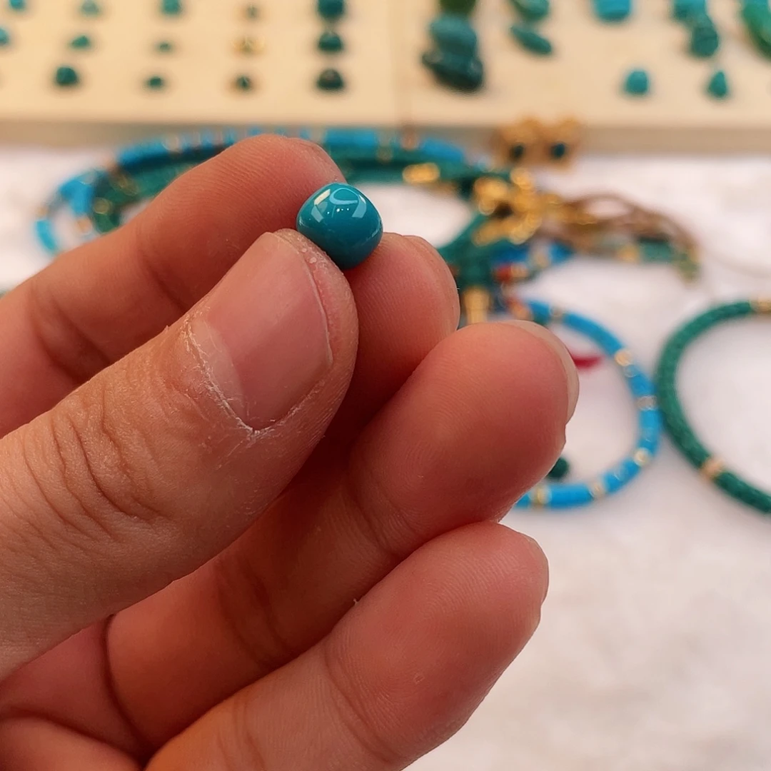 绿松石颈饰未镶嵌