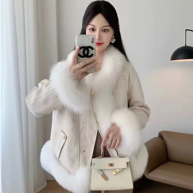 8139 2024冬季新款新中式国风短款仿狐狸毛皮草短外套女