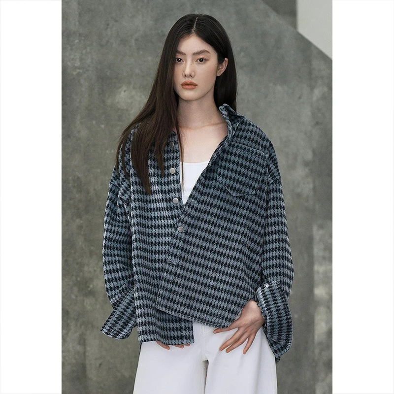 UR2023秋冬新款女装休闲时髦经典撞色格子开襟长袖衬衫UWV830030