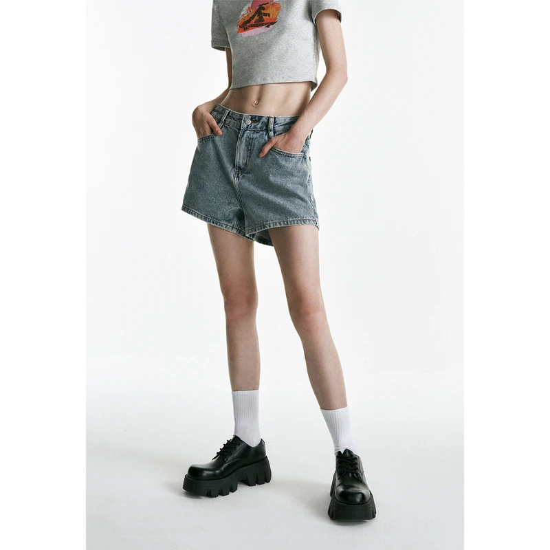 UR秋季新款女装时尚高街休闲感百搭街头风牛仔短裤UWL832227