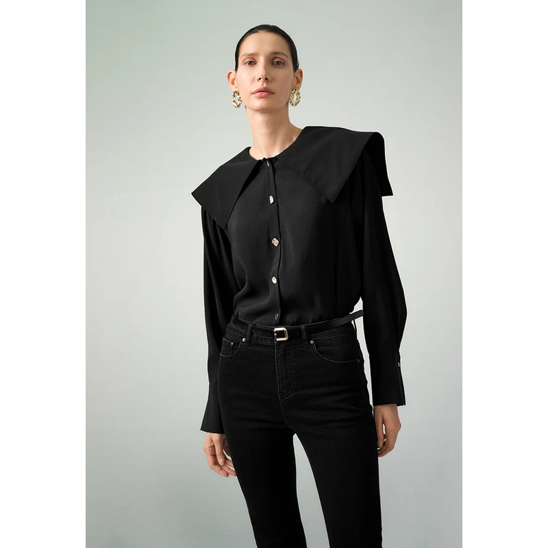 UR2023秋冬新款女装时尚时髦异形纽扣宽松长袖开襟衬衫UWG230067