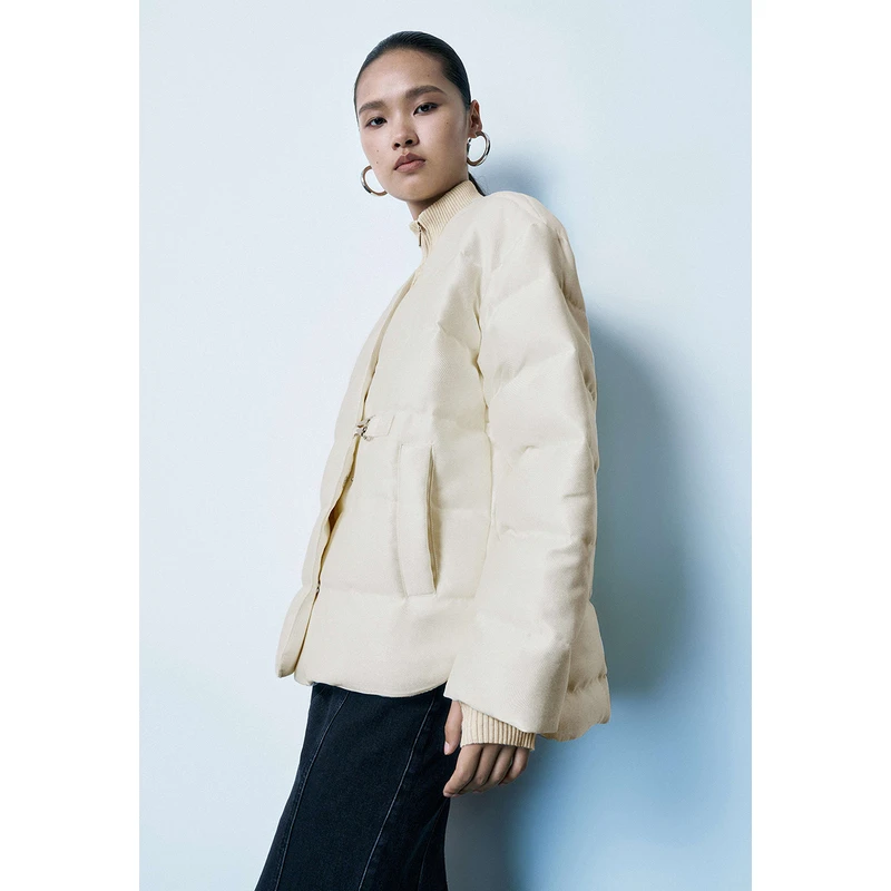 UR新款女装时尚日常休闲百搭V领宽松热力感轻羽绒服UWG130035