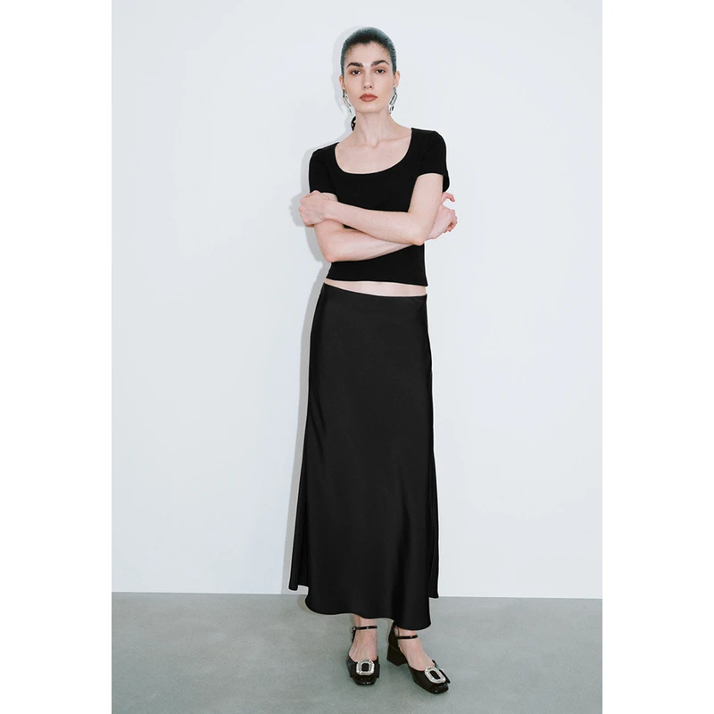 UR2024夏季新款女装摩登优雅垂感缎面显瘦鱼尾半裙UWG540041