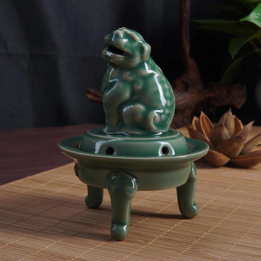龙泉窑狮香炉狻猊三足香炉青瓷熏香檀沉香线香插摆件礼品高档