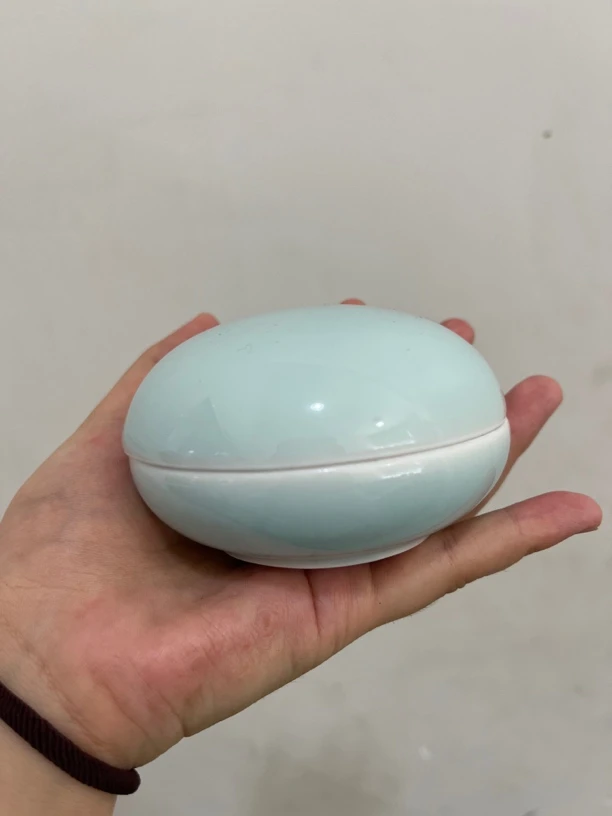 10公分粉青色的印泥盒