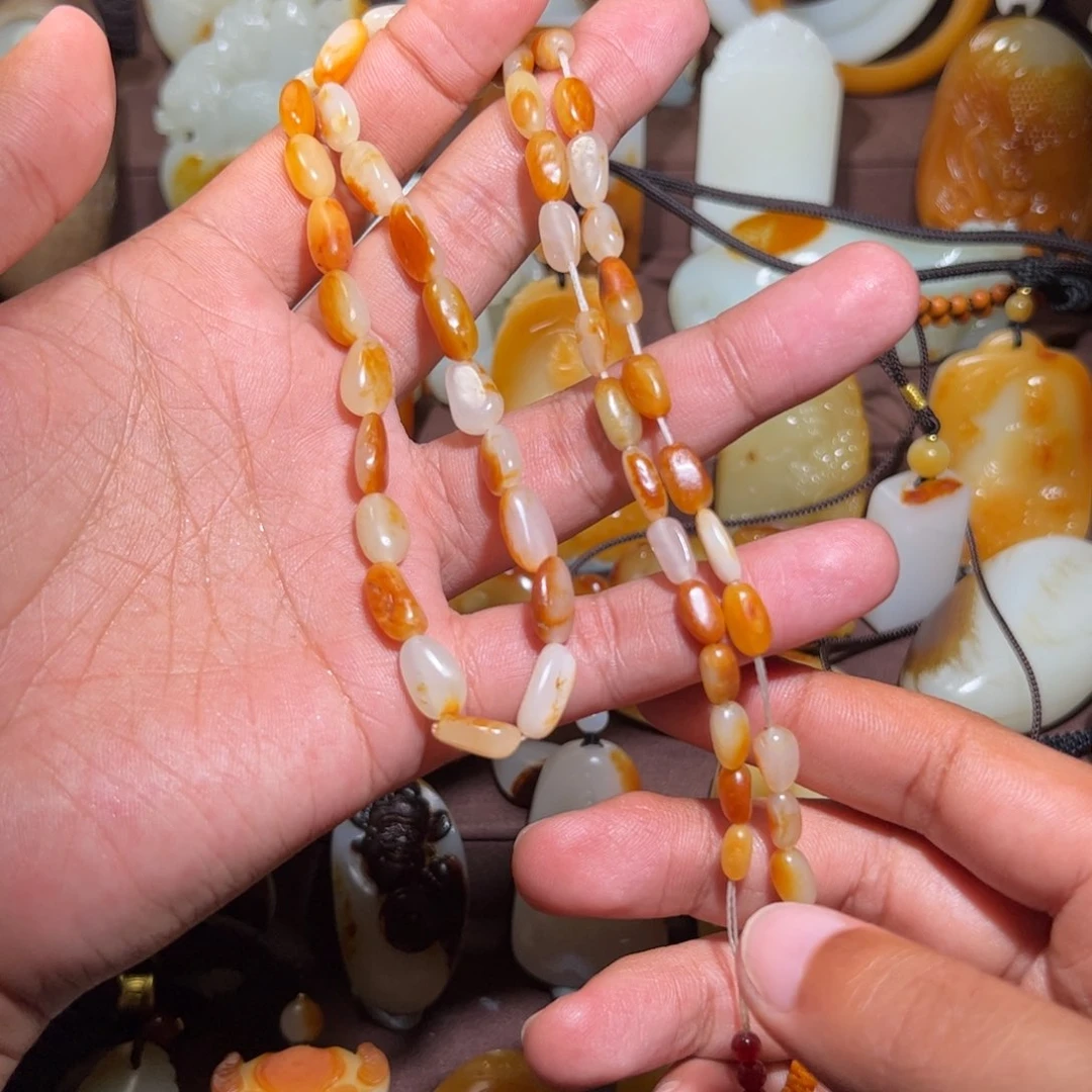 和田玉颈饰未镶嵌