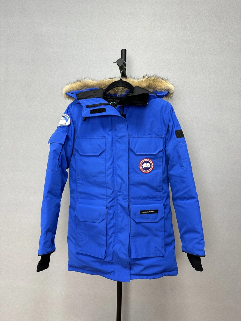 99新 加拿大鹅 女款XS码 Canada goose 加拿大鹅远征羽绒服-50160