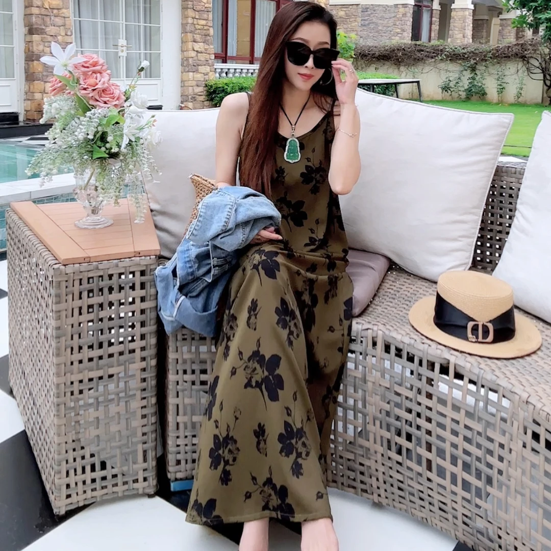 气质高级感女装宽松大码连衣裙无袖吊带裙过膝长裙印花海边沙滩裙