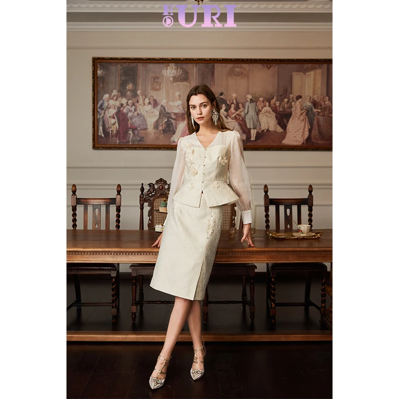 HOURI/海蕾琳衬衣女秋季新品立体蝴蝶花朵钉珠网纱拼接设计上衣