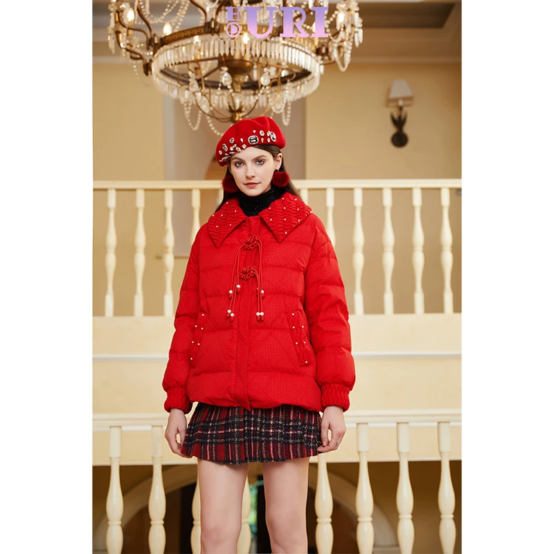 HOURI海蕾琳2024冬季新款羽绒服大翻领钉珠气质中长款中国结外套