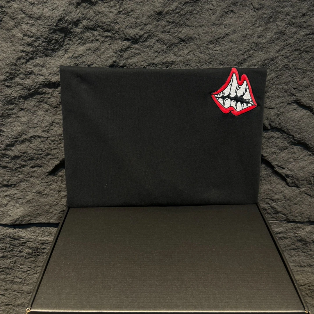 2024刺绣交长袖拼皮百搭圆领长袖T桖EP8010