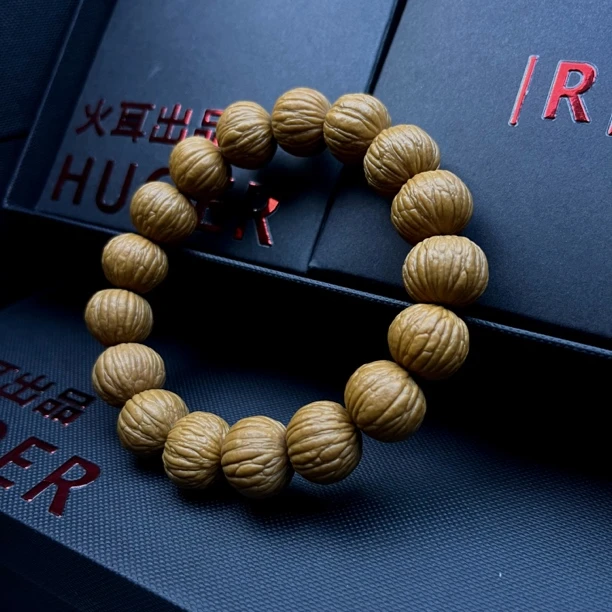 全品无暇原皮原色猴头土豪手串