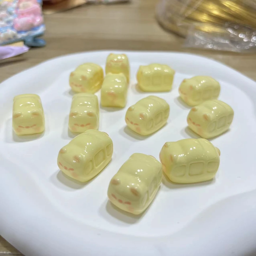 【师姐毒家定制】猫咪面包车（奶黄色）树脂手工diy饰品配件