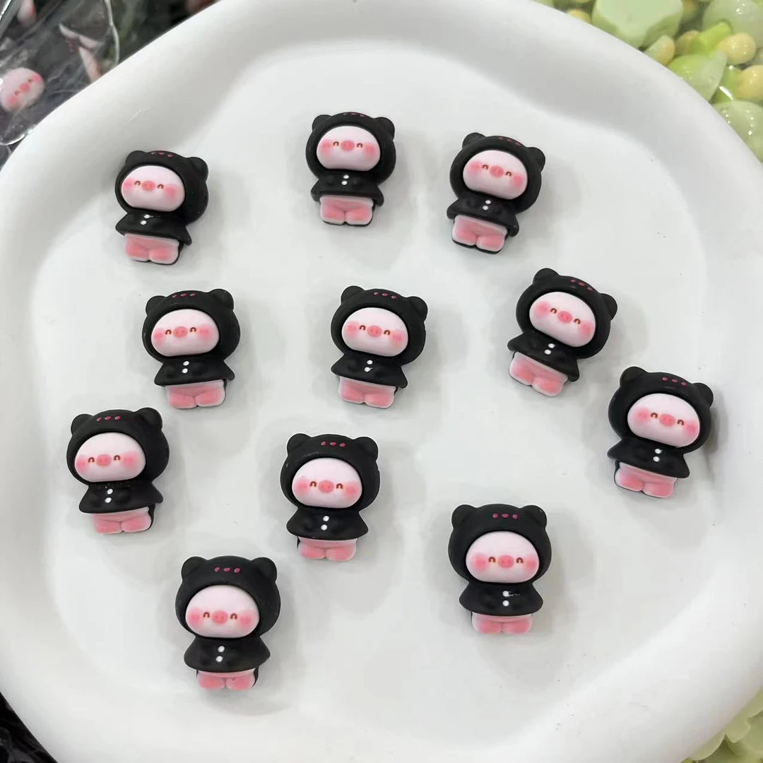 【师姐毒家定制】 雨衣小猪（肤感黑色）树脂手工diy饰品配件