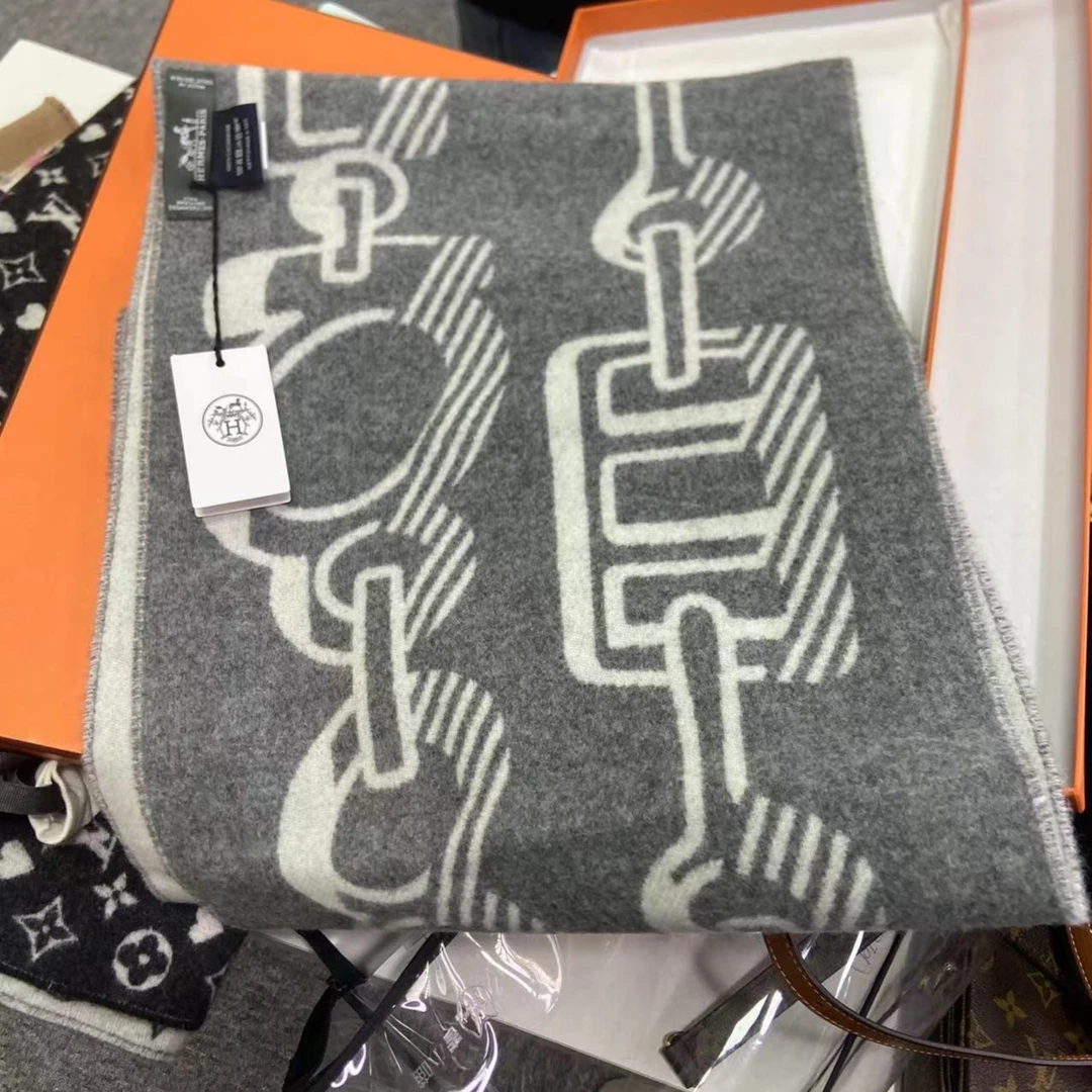 99新 Hermes/爱马仕 灰色山羊绒围巾未使用