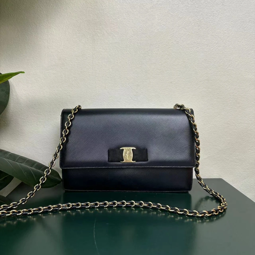 95新 FERRAGAMO/菲拉格慕 黑色牛皮链条包