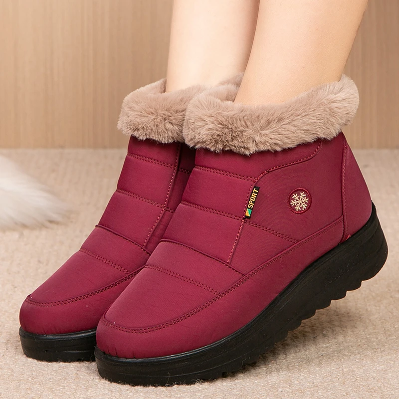 冬季新款棉鞋女士加绒加厚保暖舒适防滑耐磨平底中老年妈妈雪地靴