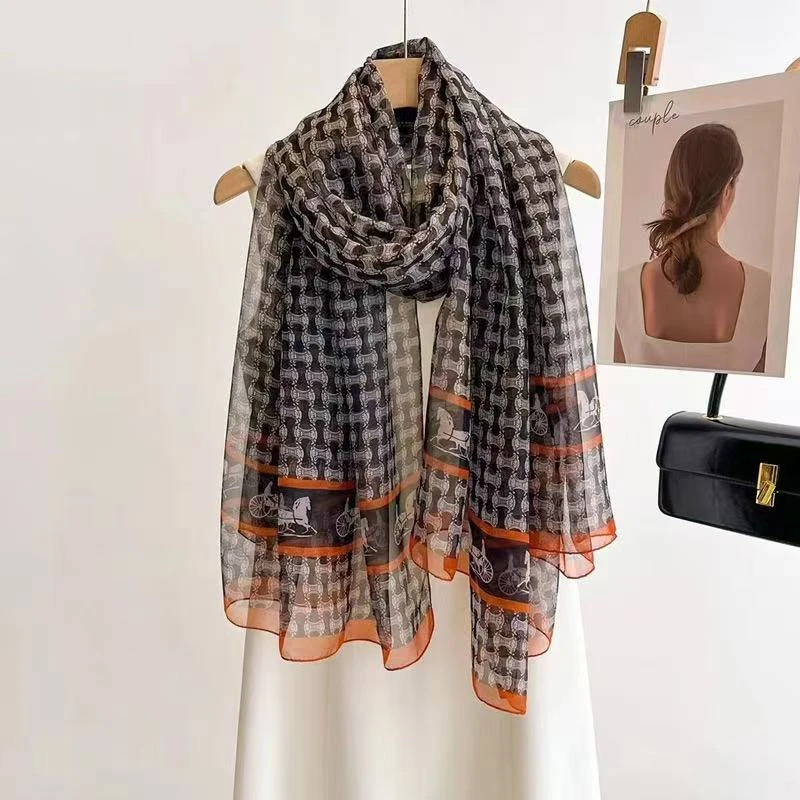 【橘边马车】130x180优柔纱丝巾