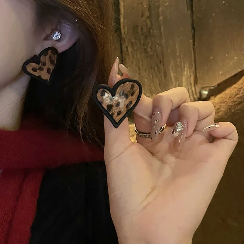 合金耳饰 野性辣妹~欧美气质复古豹纹爱心耳环秋冬爆款美拉德耳饰