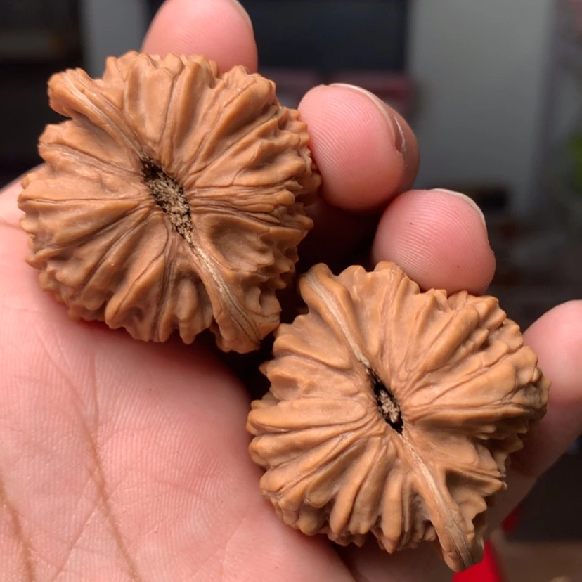 【闪购商品】文玩核桃吊坠三**秋