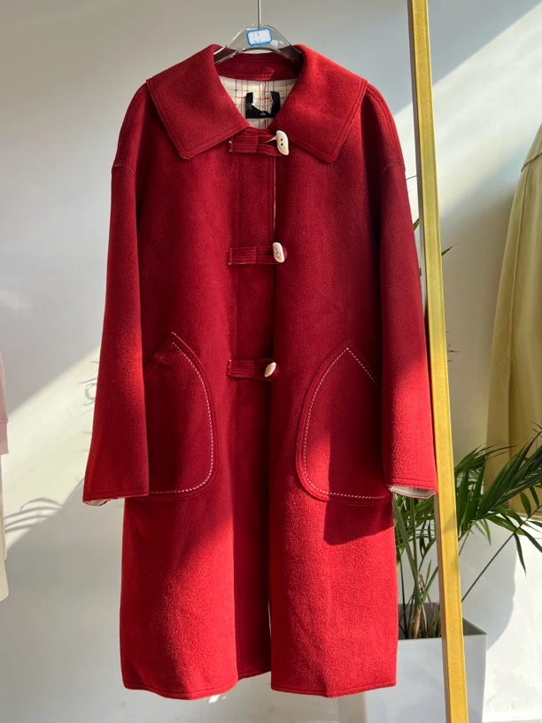 yi香 秋冬酒红色枣红纯色翻领娃娃领牛角扣中长款大衣宽松外套