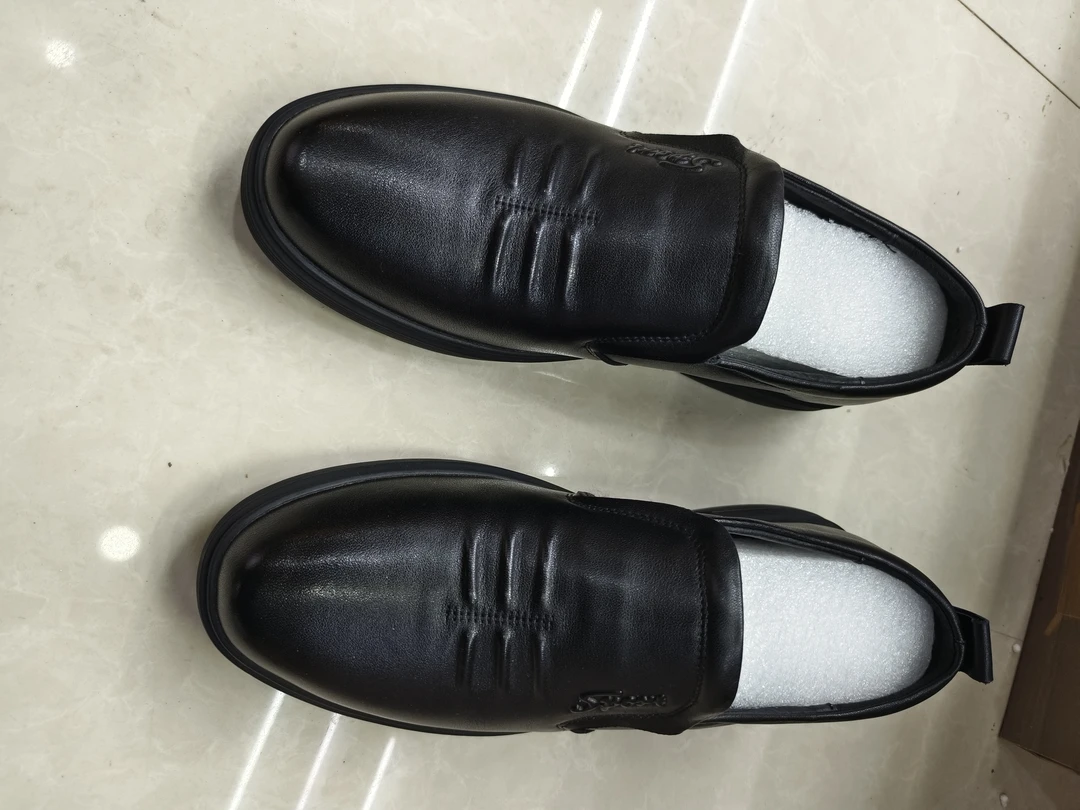 2024款男士头层牛皮时尚商务休闲鞋中老年百搭舒适休闲皮鞋黑色