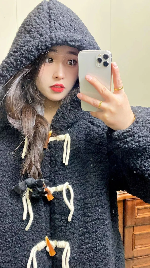 韩系牛角扣宽松连帽长袍冬季