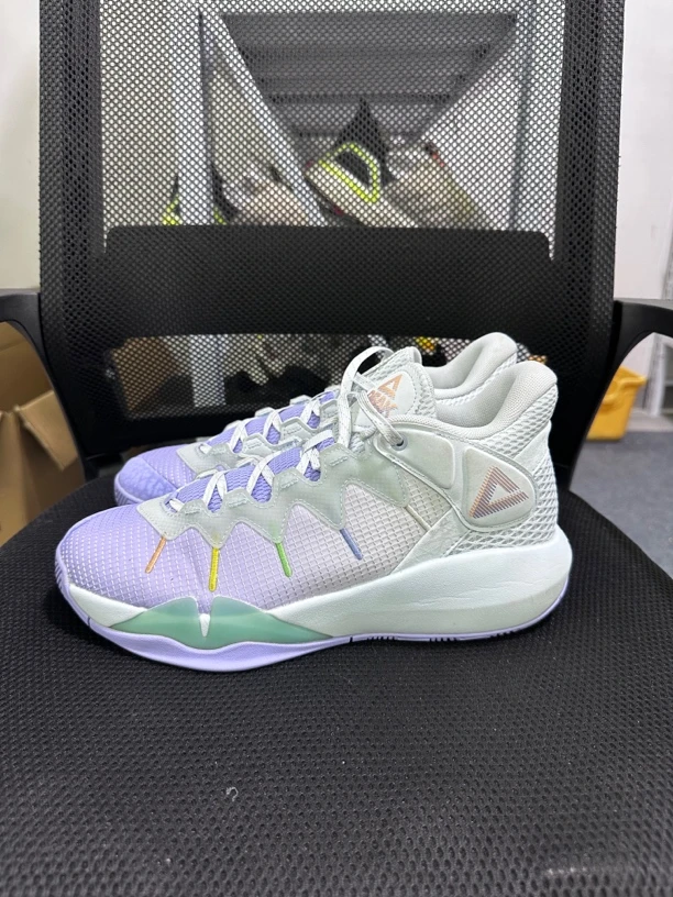 43码/逐风v2篮球鞋/99新/无原盒