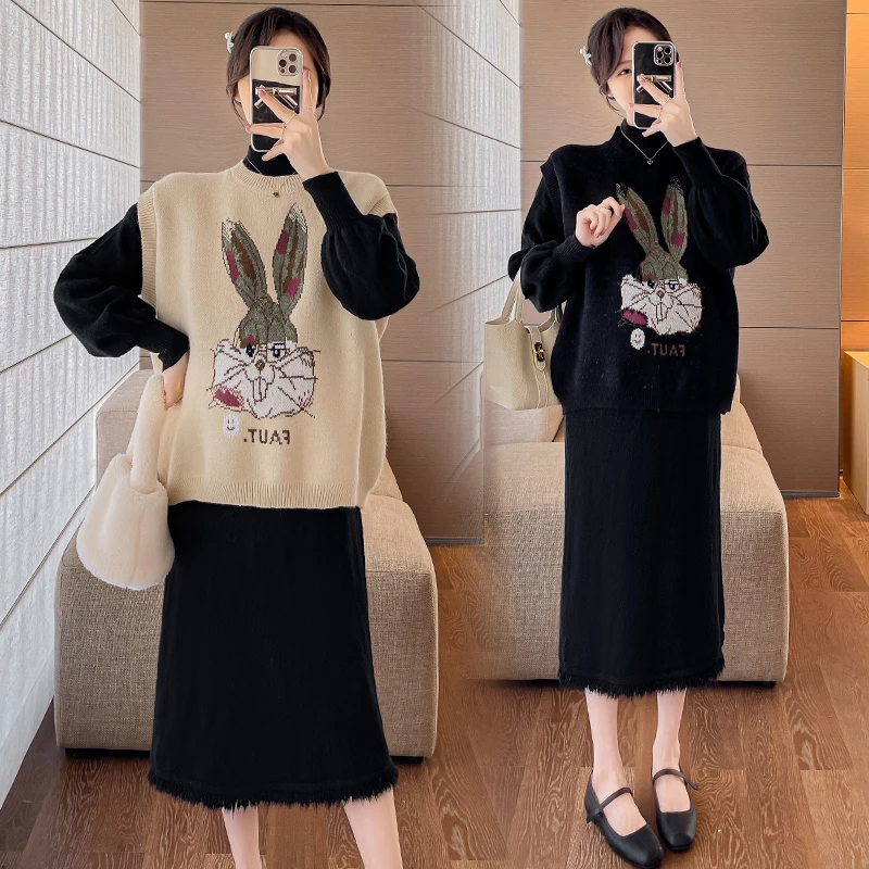 【二二】孕妇装秋新款冬卡通针织马甲立领针织长款流苏打底裙套装