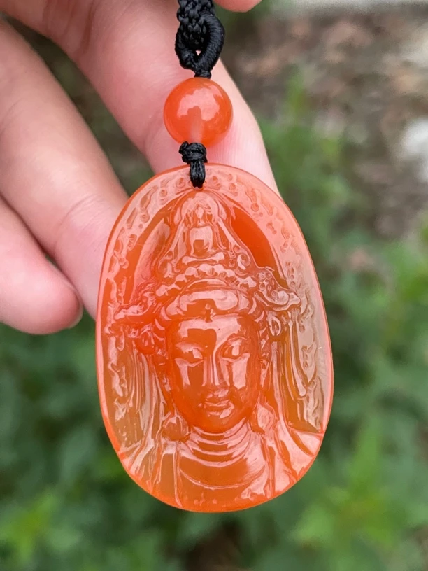 精品南红玛瑙观音吊坠，颜色红润，超强荧光，尺寸27.5x40x10mm