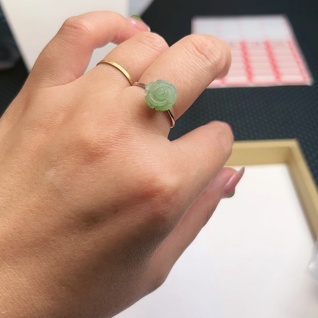 【闪购商品】和田玉戒指银S925镶嵌39