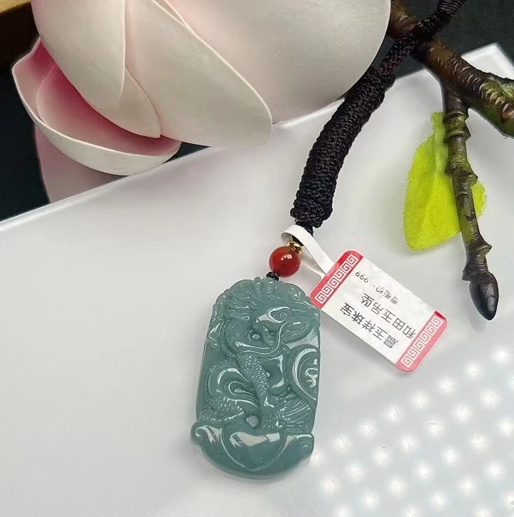 翡翠A货【龙牌吊坠】/多样性发其一/编号：100