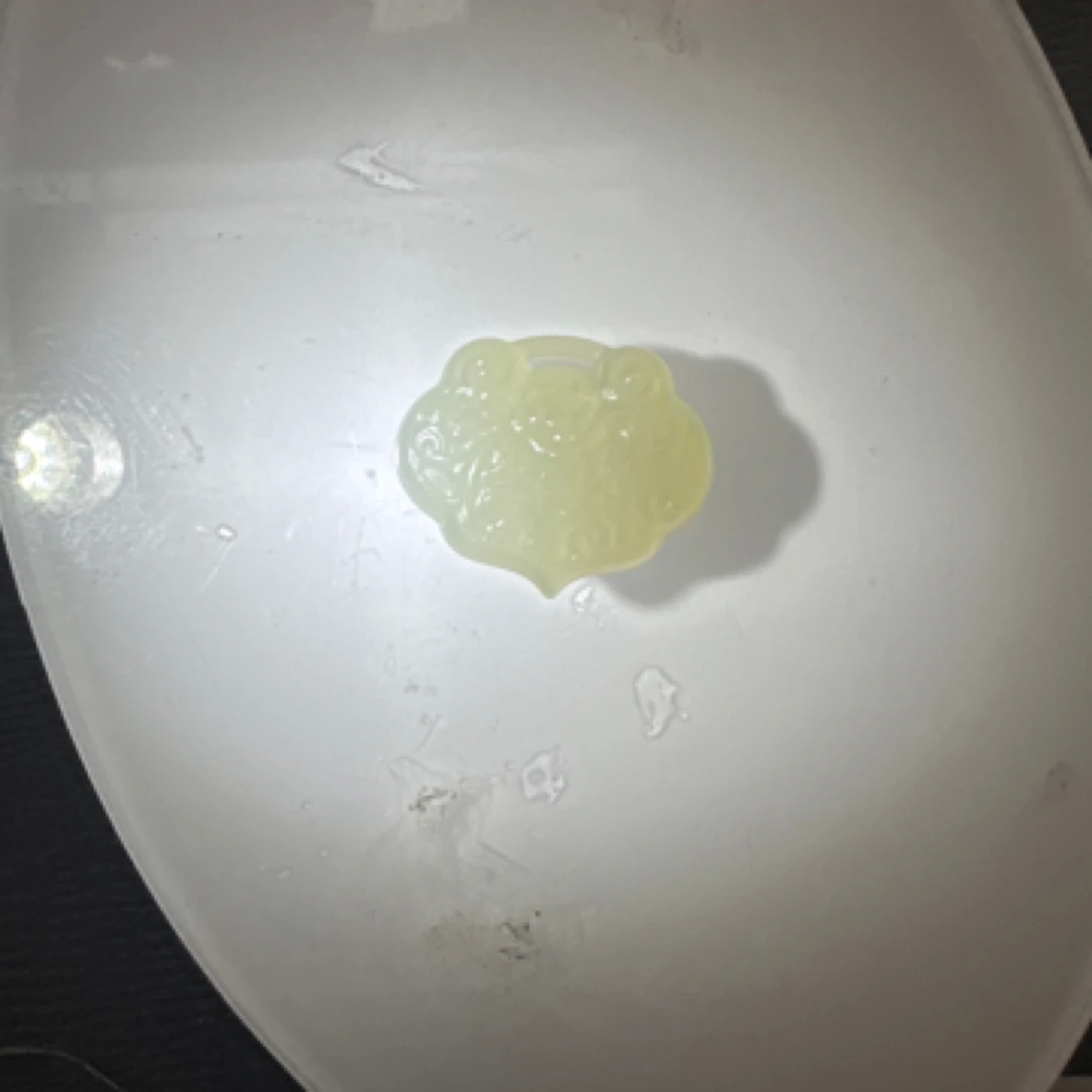 和田玉卡21-25mm如意吊坠编号057