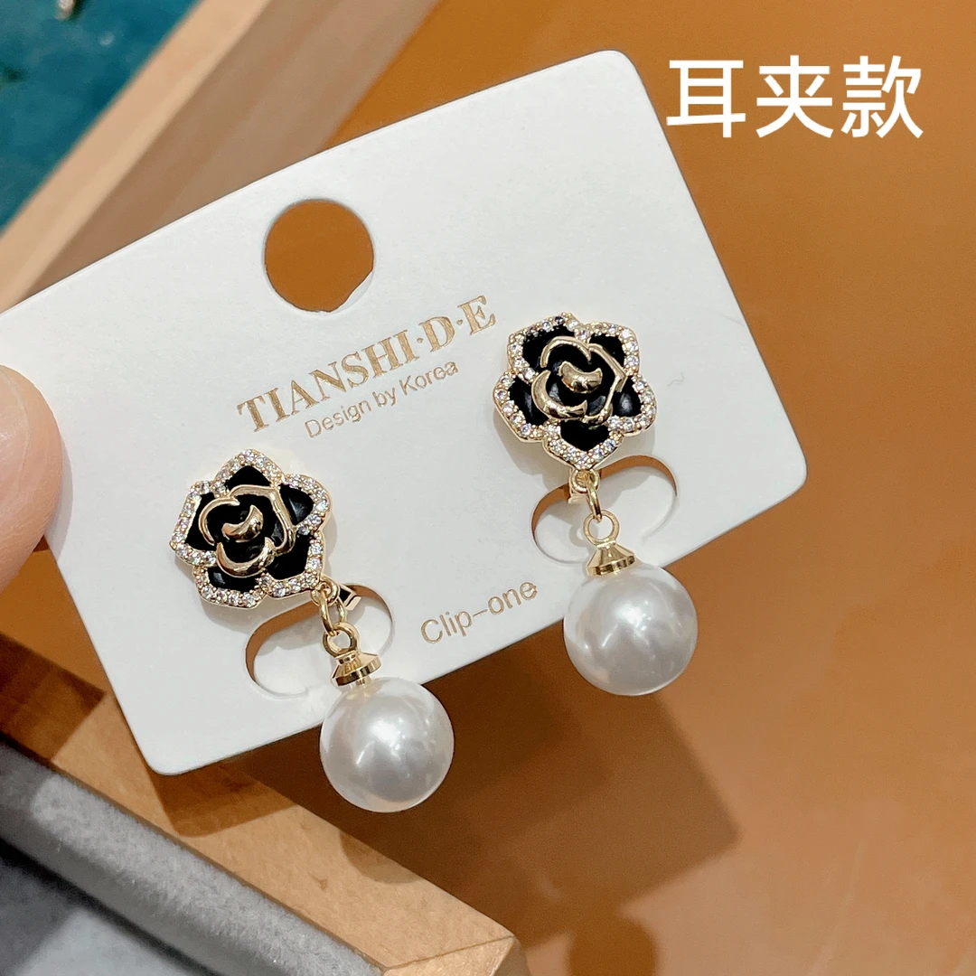 铜合金仿珍珠耳饰 无耳洞小香风复古黑色镶钻玫瑰花耳夹气质耳环