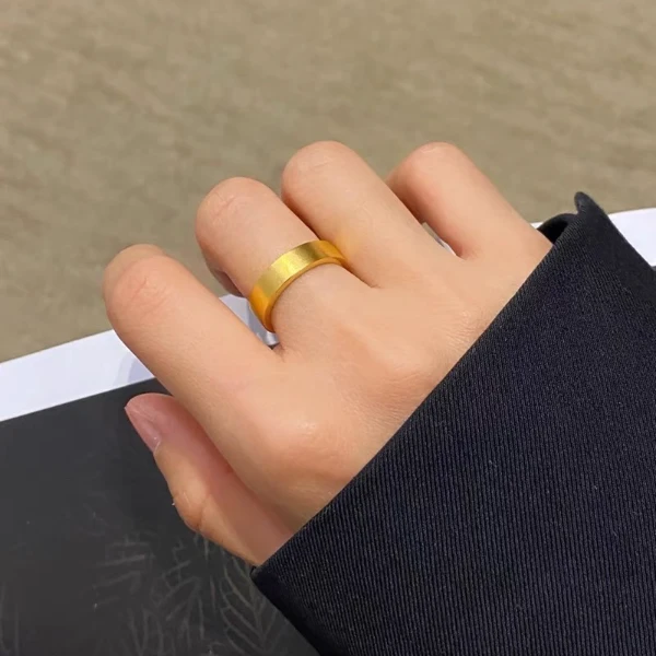 钛钢戒指 时尚百搭简约素圈戒指男女情侣对戒指环网红设计感光面