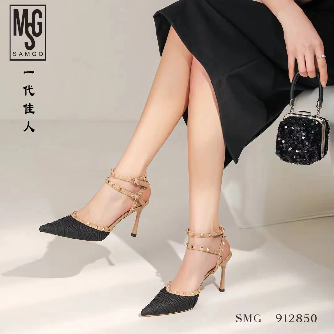 一代佳人912850夏季2024新款包头一字扣带铆钉凉鞋女 8公分