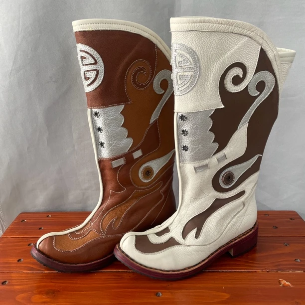 乌勒优选微瑕完美主义慎拍民族风靴子翘头拼接款头层牛皮马靴